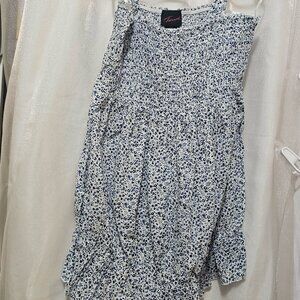 Torrid Tiered Spaghetti Strap Tank Top Vintage White Blue Flower Pattern Size 1